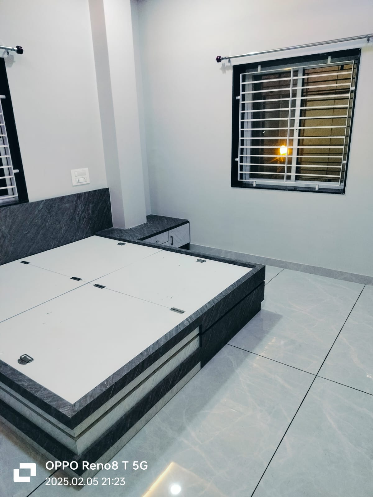 Bed Room 